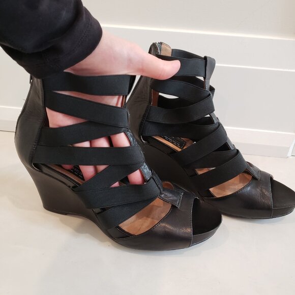 Bertie Women's Size 39 Black Strappy Wedged Sandal - Picture 4 of 10